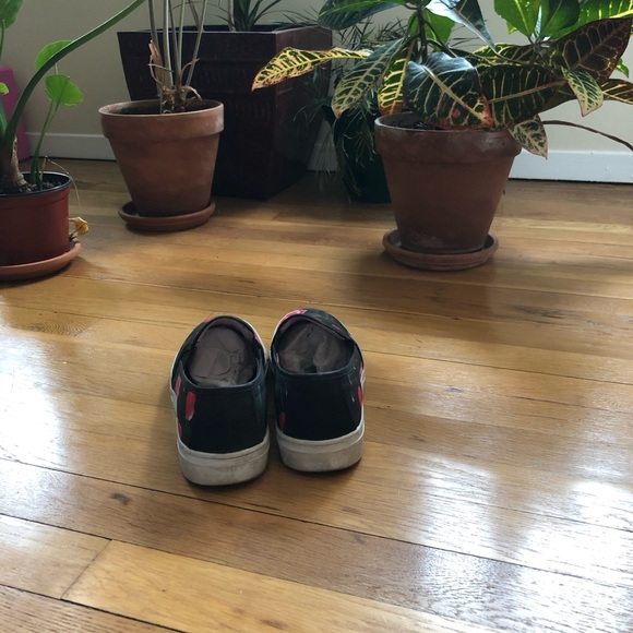 YRU Floral Print Slip-on Sneakers - Picture 4 of 5